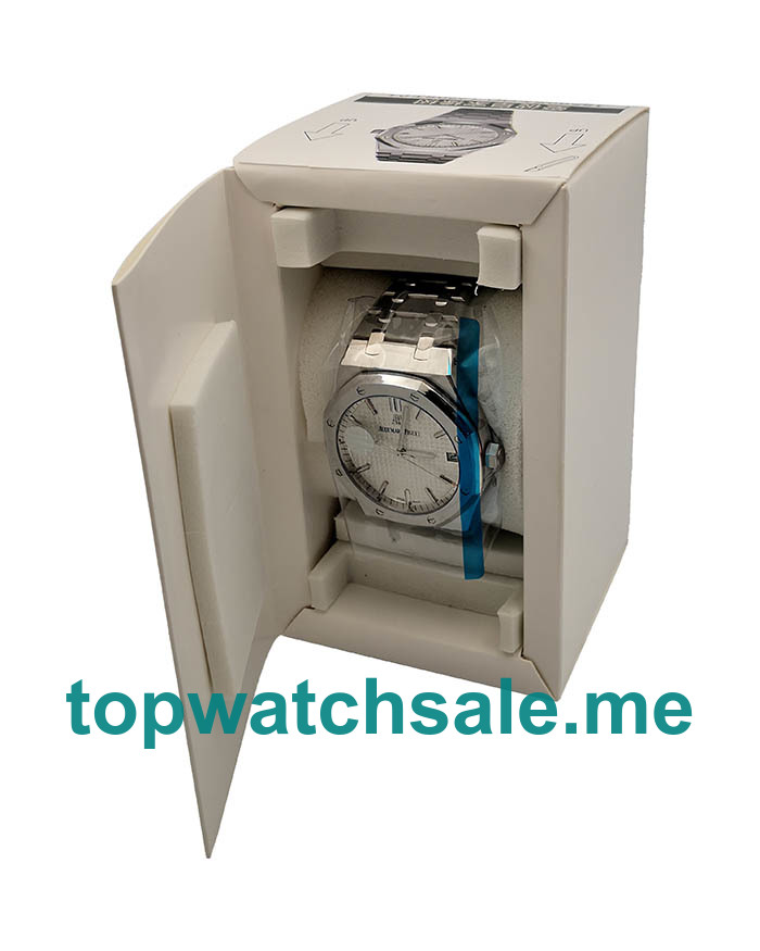 UK White Dials Audemars Piguet Royal Oak 15500ST.OO.1220ST.04 Fake Watches With Date Windows